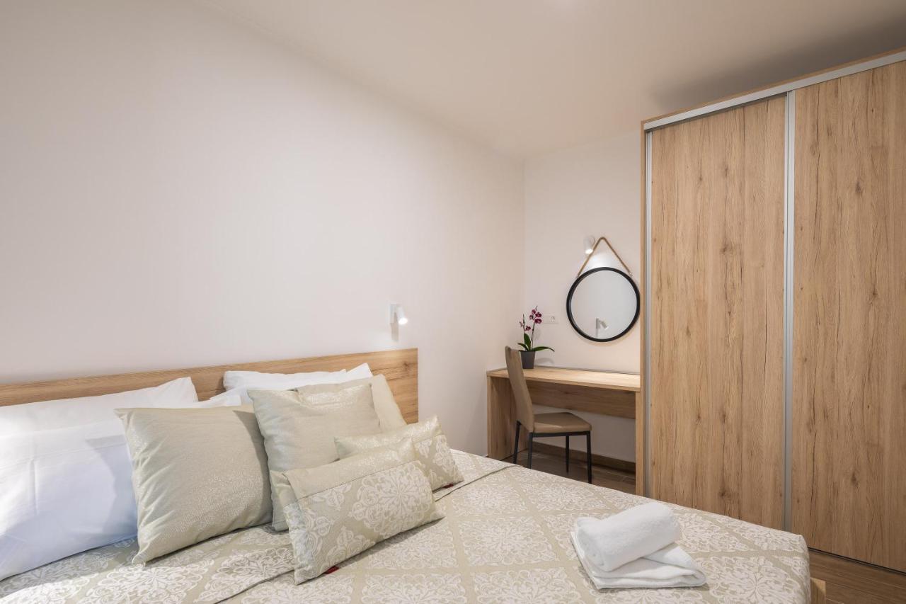 Direct Beach Apartments Есенице Экстерьер фото