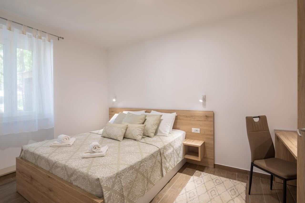Direct Beach Apartments Есенице Экстерьер фото