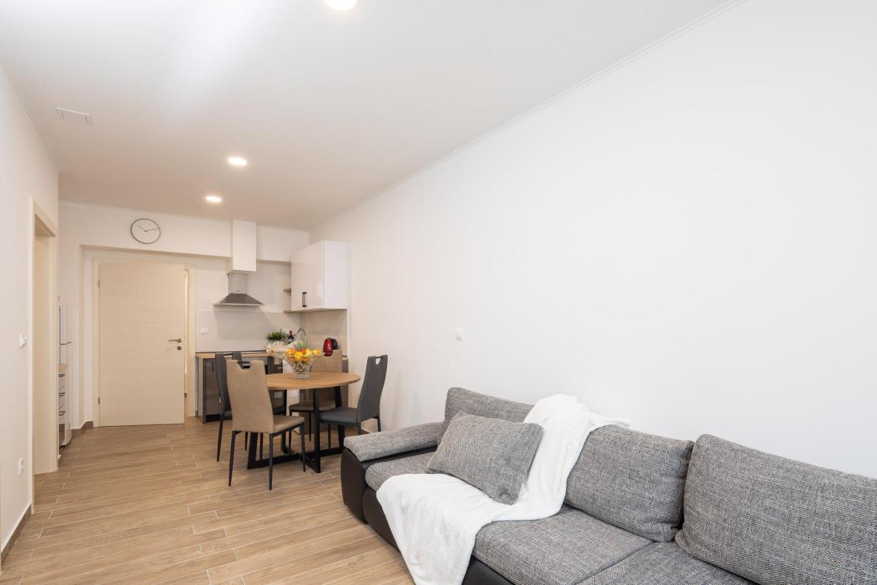 Direct Beach Apartments Есенице Экстерьер фото