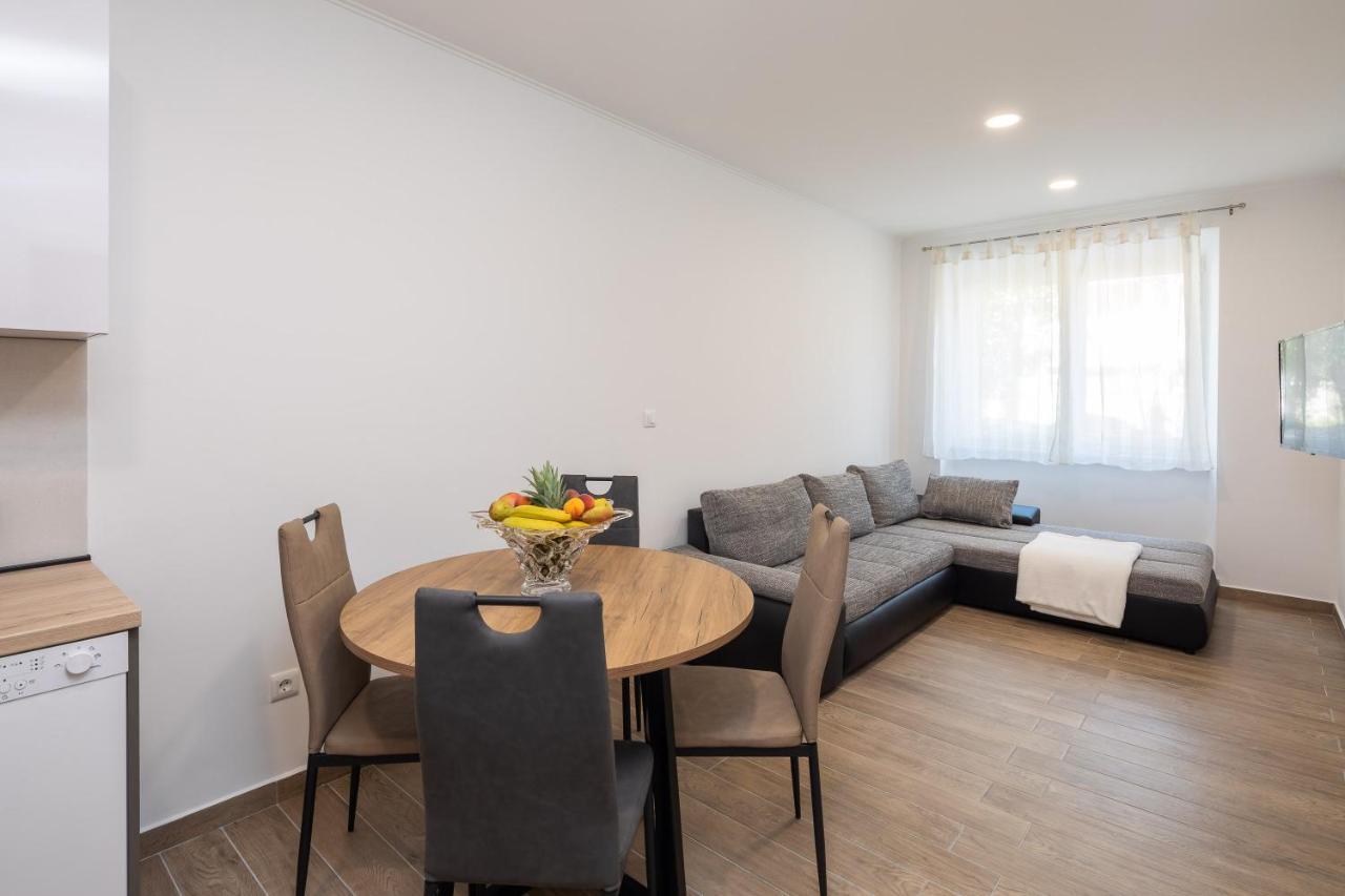 Direct Beach Apartments Есенице Экстерьер фото