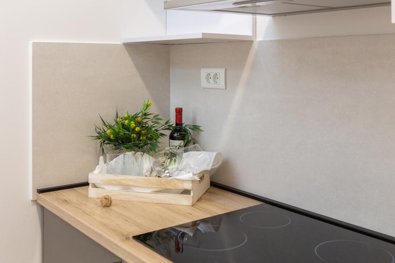 Direct Beach Apartments Есенице Экстерьер фото