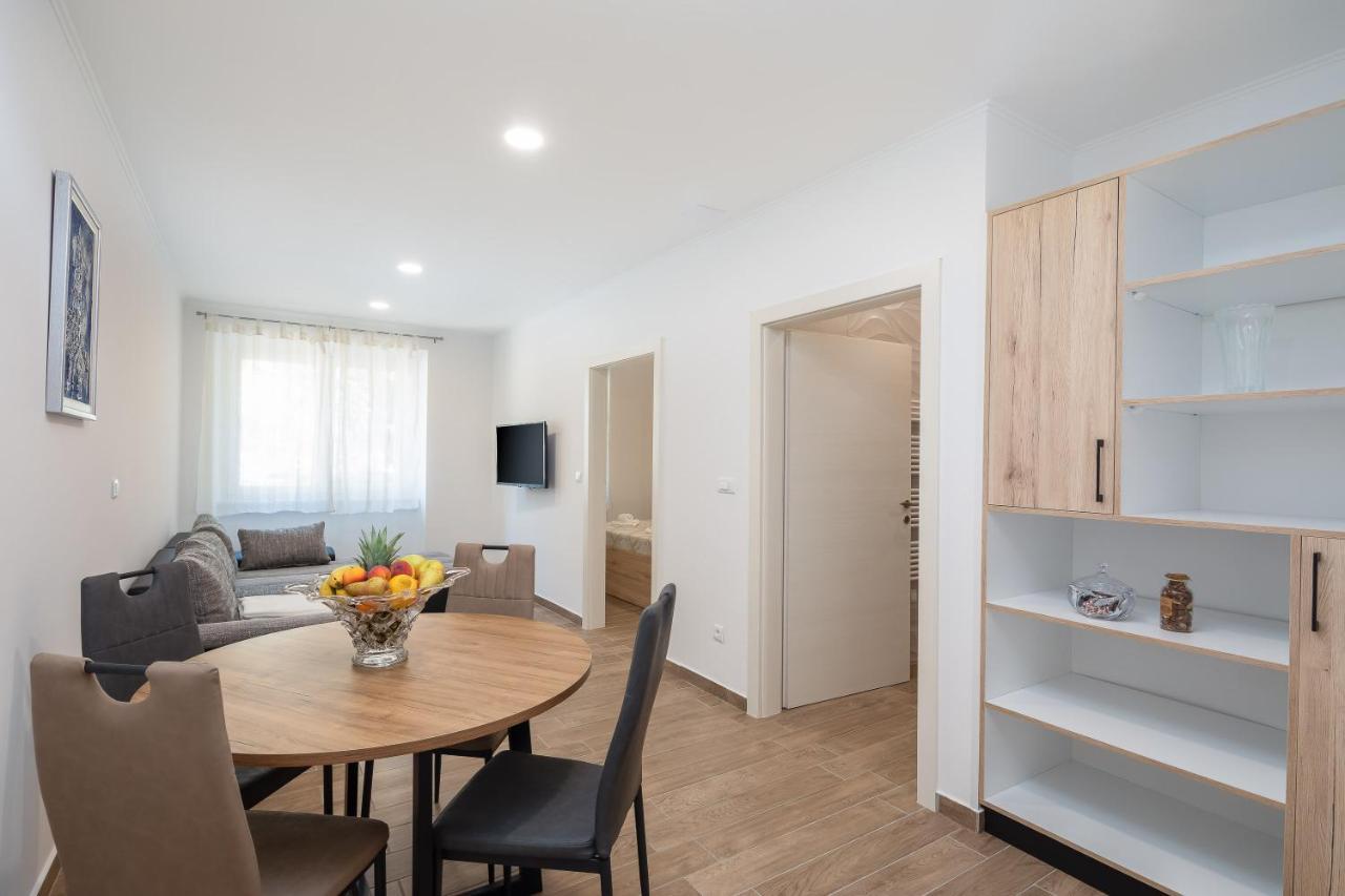 Direct Beach Apartments Есенице Экстерьер фото