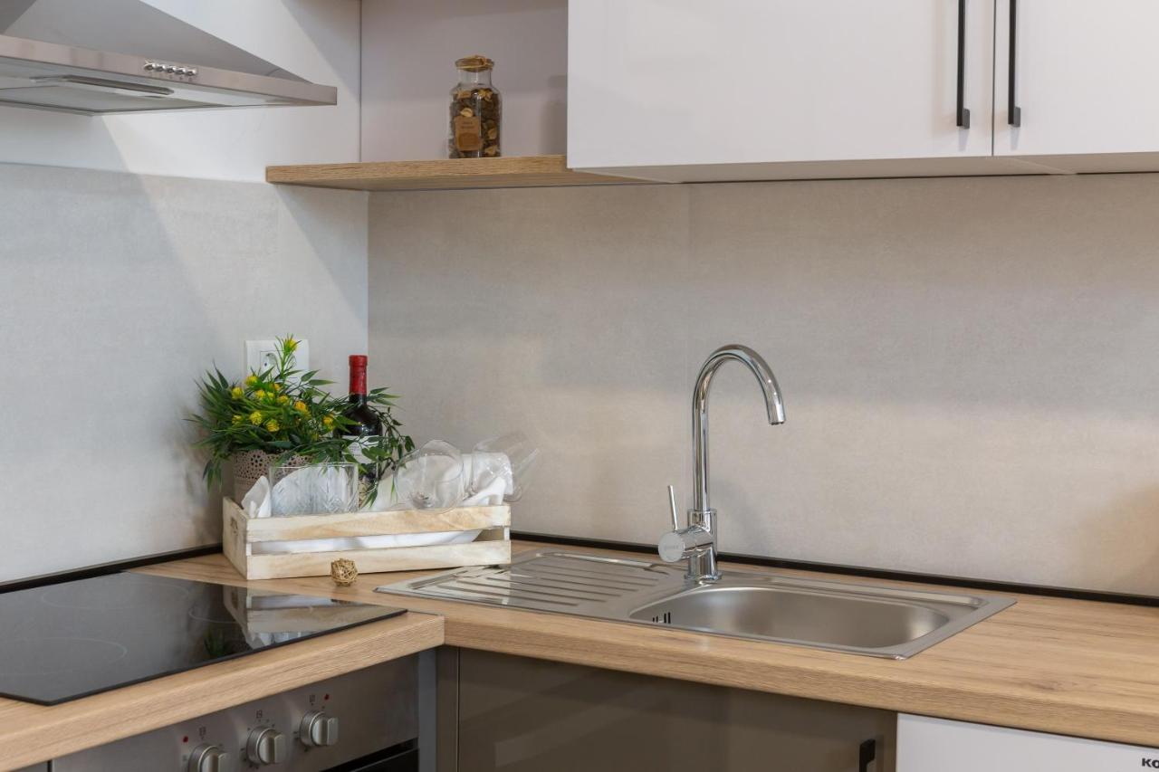 Direct Beach Apartments Есенице Экстерьер фото