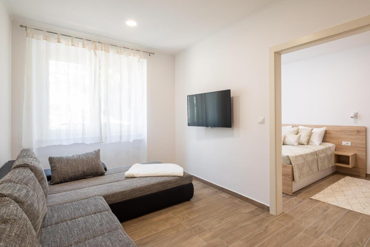 Direct Beach Apartments Есенице Экстерьер фото