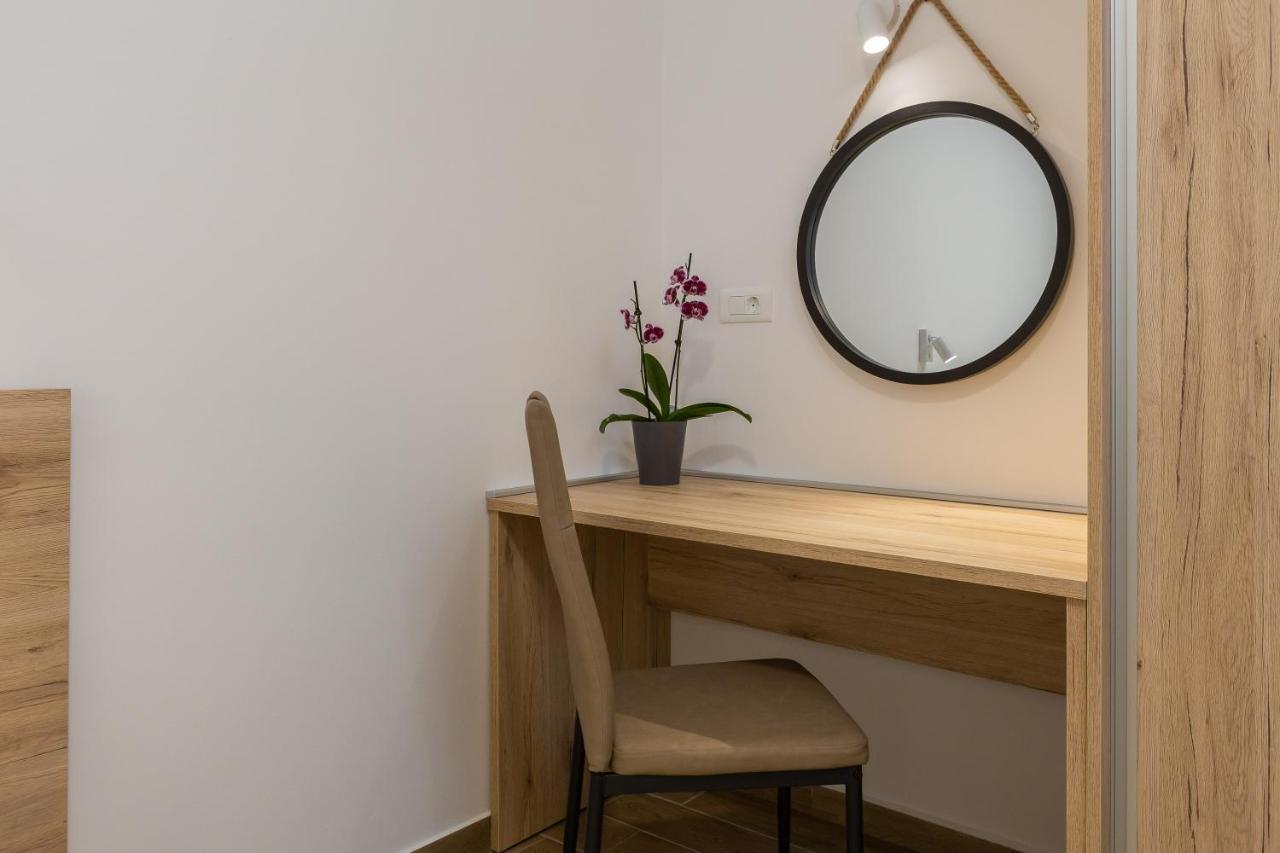 Direct Beach Apartments Есенице Экстерьер фото