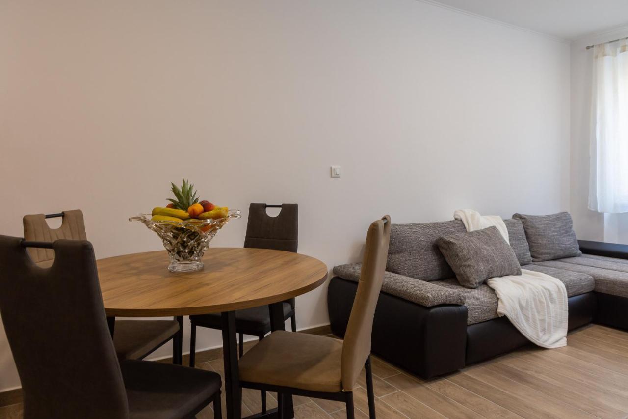 Direct Beach Apartments Есенице Экстерьер фото